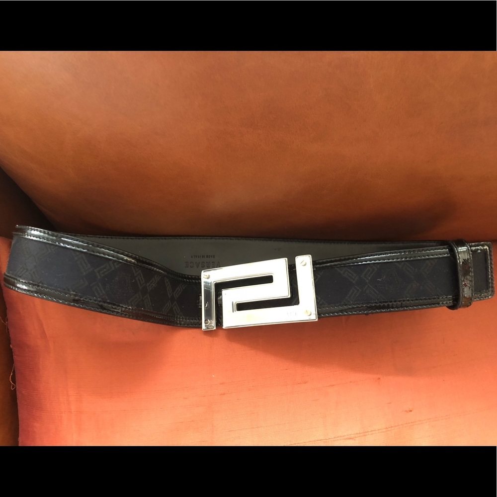 Pre Loved Versace Belt Black 32”